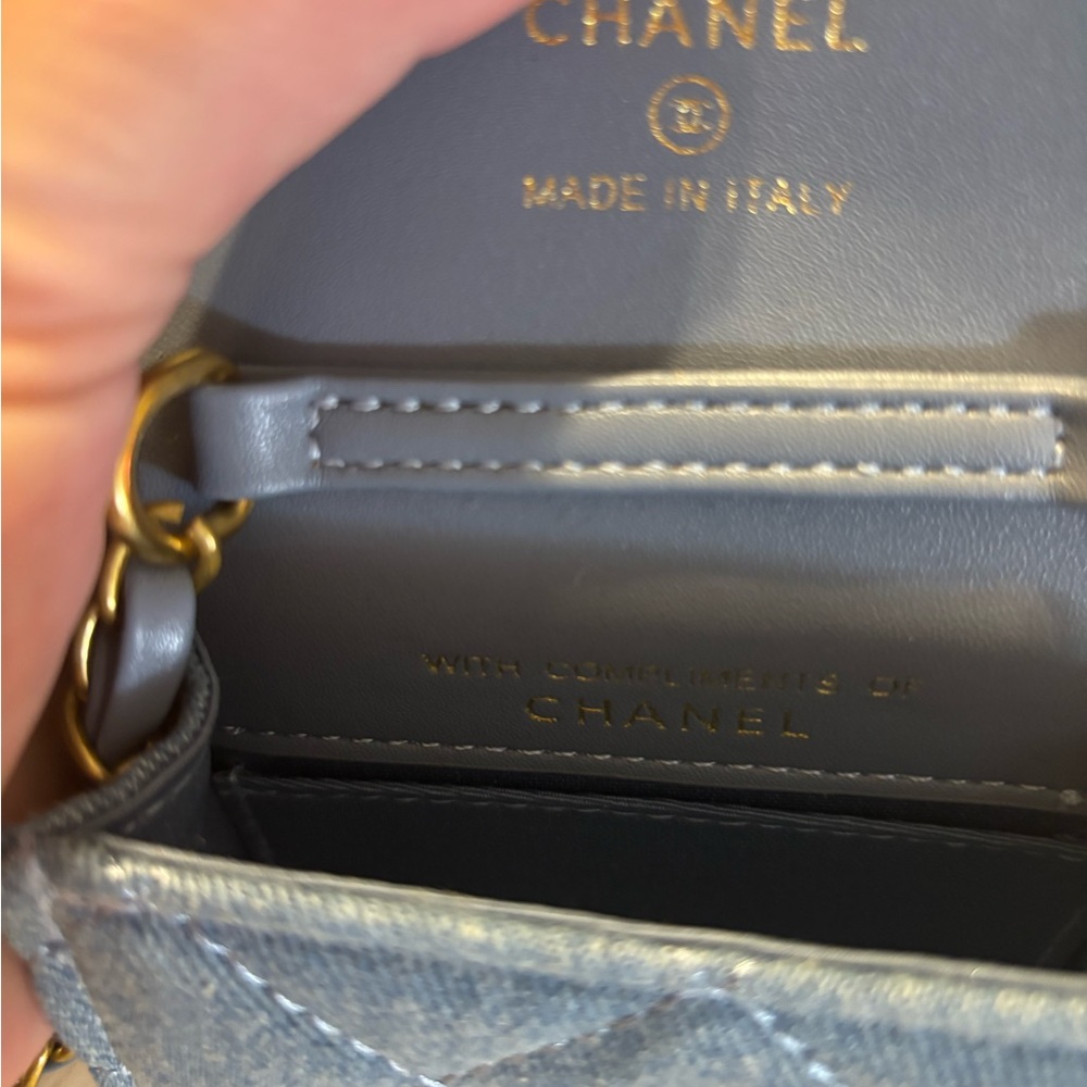 Chanel Beauty Makeup Denim Quilted Mini Bag with Gold Hardware - Picture 3 of 8
